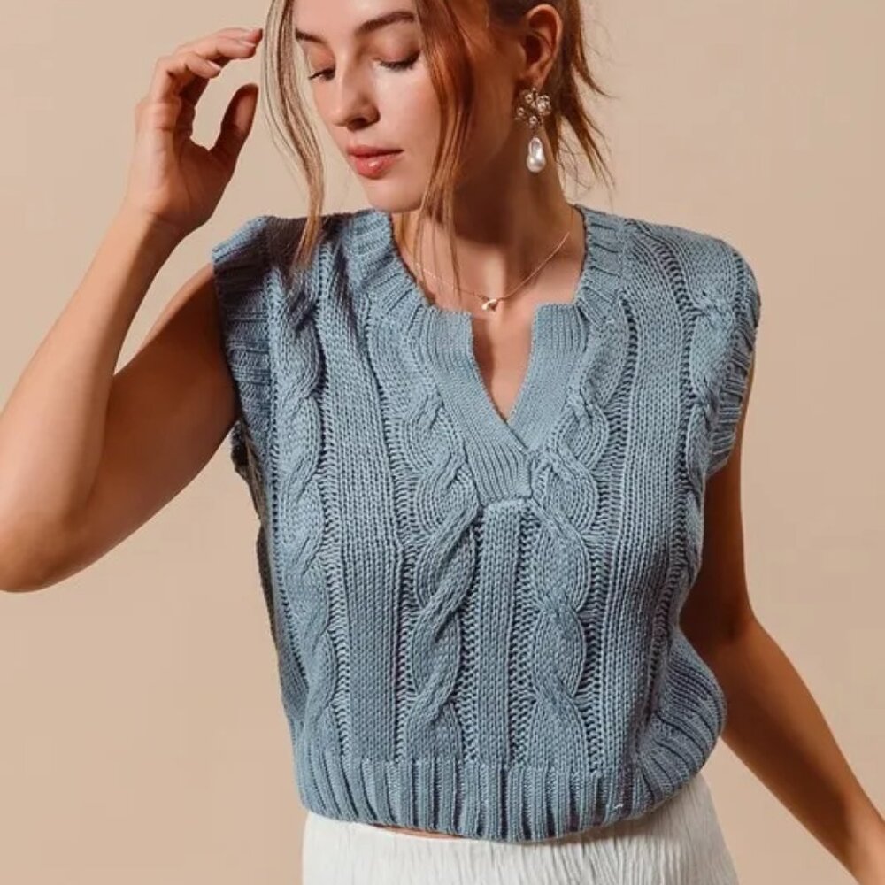 SO ME Notched Neck Cable Knit Sweater Vest‎